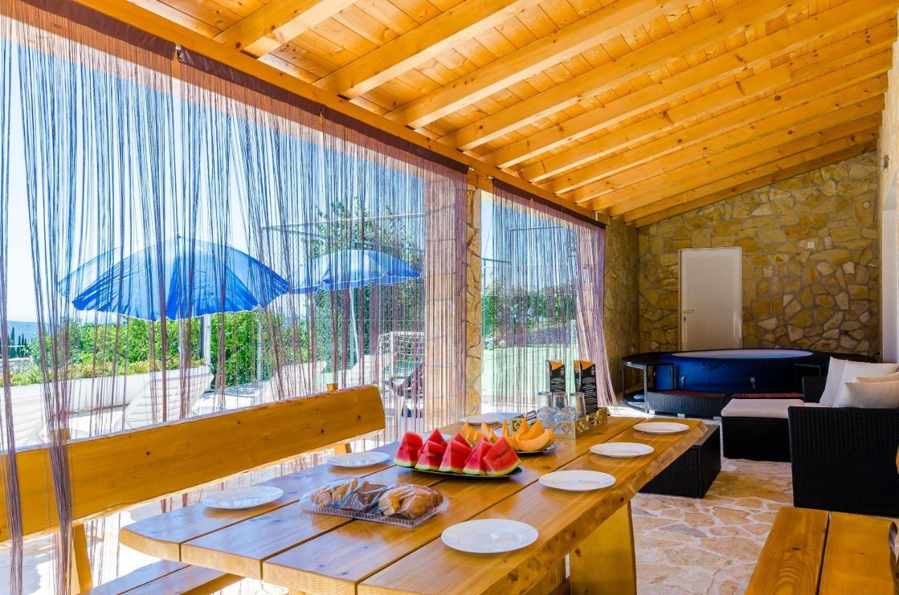 Villa Mateo With Private Pool 그루다 외부 사진