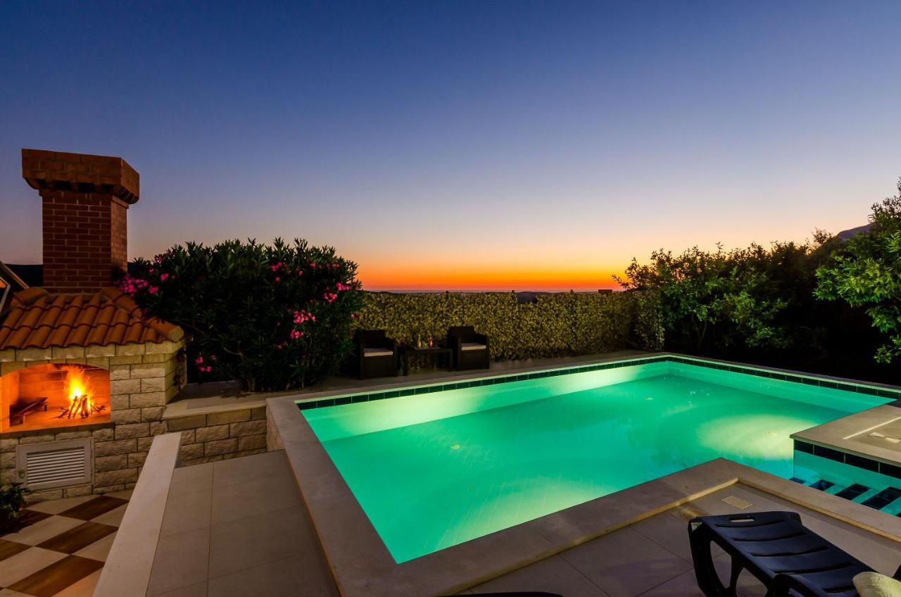 Villa Mateo With Private Pool 그루다 외부 사진
